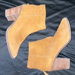 B.P. GRENADA LEATHER suede brown suede booties, size 9.5 3.5 inch heel